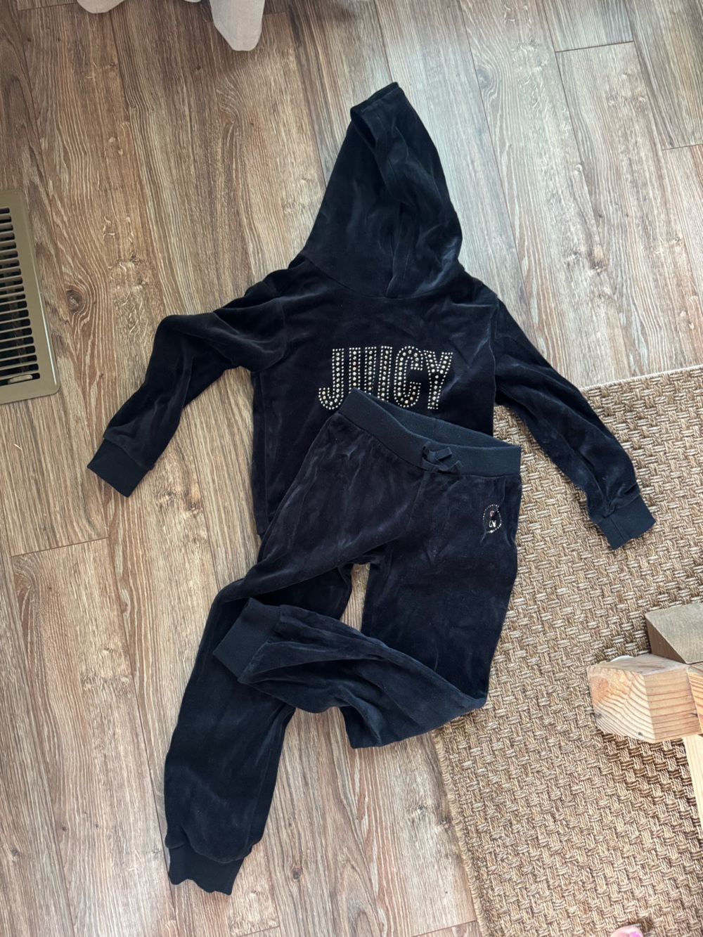 Juicy Couture Little Girls Size 7 Black Velour Hoodie & Joggers Set w/ Stud Logo